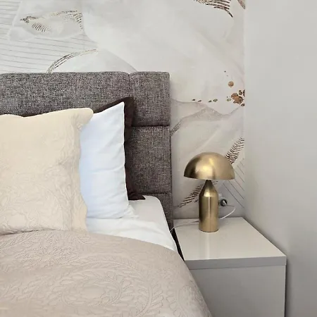 Bed and Breakfast Skynight 4*