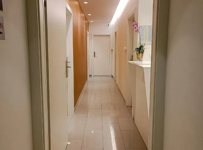 Skynight Bed & Breakfast 4*