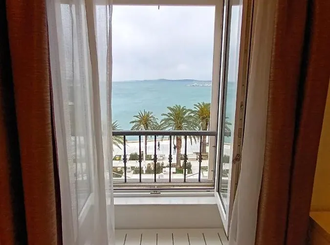 Bed & Breakfast Skynight