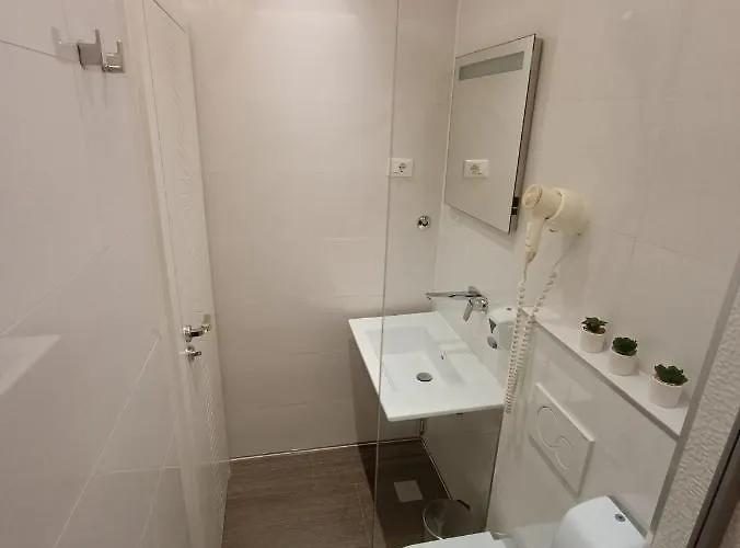 Bed & Breakfast Skynight 4*