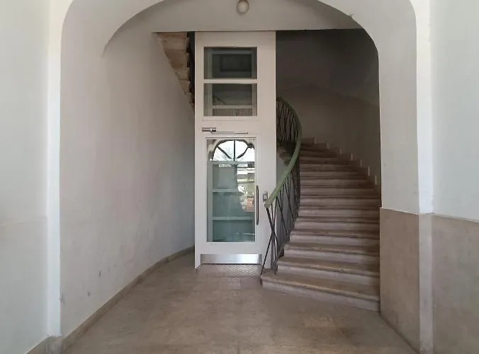 Skynight Bed & Breakfast 4*