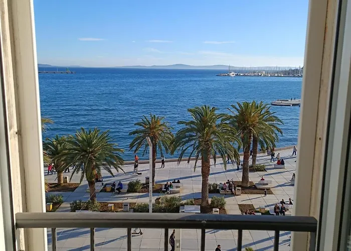 Bed & Breakfast Skynight 4*