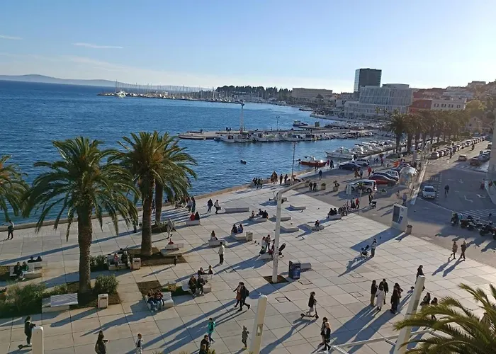 Skynight Bed & Breakfast