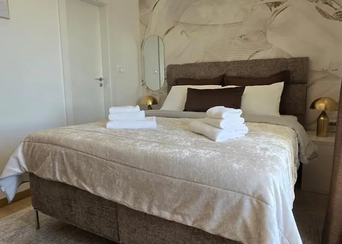 Skynight Bed & Breakfast