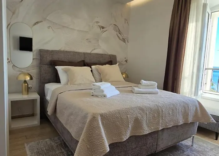 Skynight Bed & Breakfast