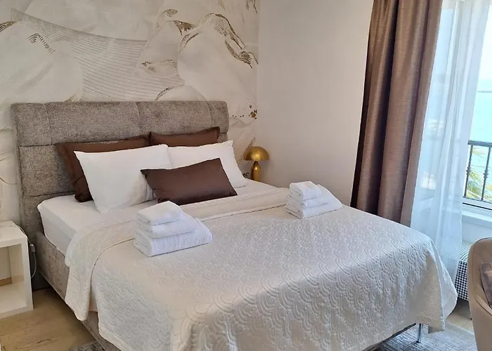 Skynight Bed & Breakfast