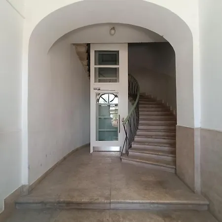 Skynight Bed & Breakfast 4*