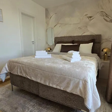 Skynight Bed & Breakfast