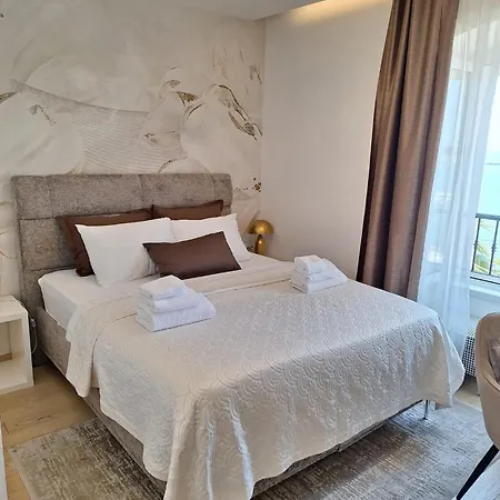 Skynight Bed & Breakfast