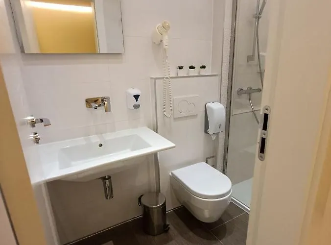 Skynight Frühstückspension 4*